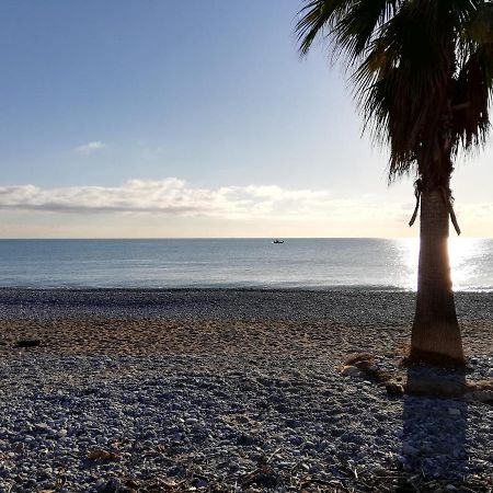 Appartement 2P et parking privé à 50m des plages. Villeneuve-Loubet Esterno foto