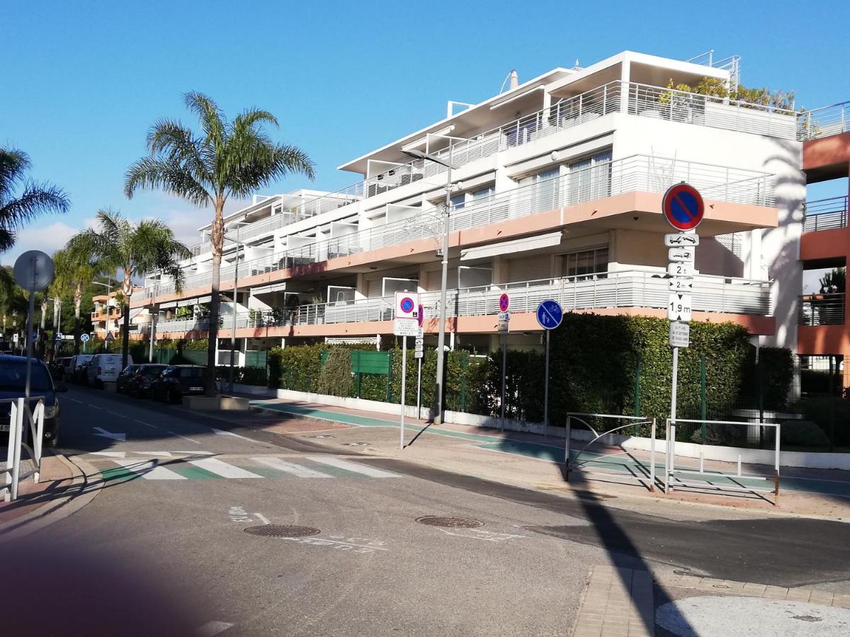 Appartement 2P et parking privé à 50m des plages. Villeneuve-Loubet Esterno foto